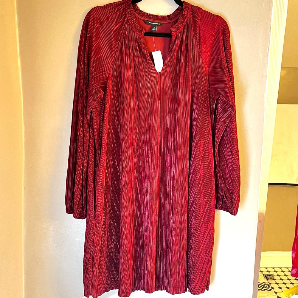 NWT Banana Republic Red Long Sleeve Plissé Pleated Swing Shift Dress –Size Small